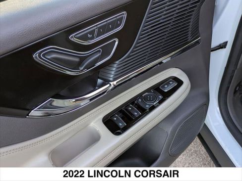 Used 2022 Lincoln Corsair FWD w/ Premium Package image 11
