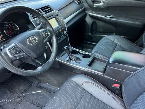 Used 2015 Toyota Camry SE image 12