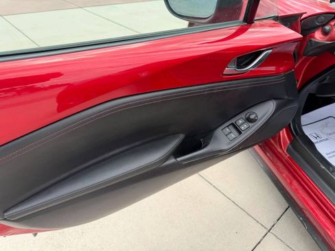 Used 2016 MAZDA MX-5 Miata Grand Touring RWD image 17