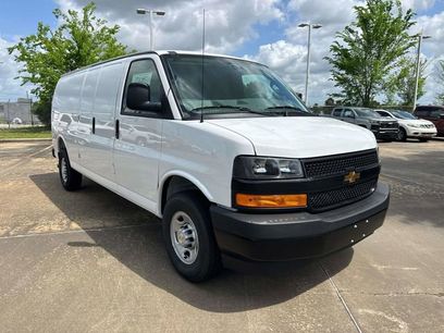New 2026 Chevrolet Express 2500 Extended w/ Driver Convenience Package