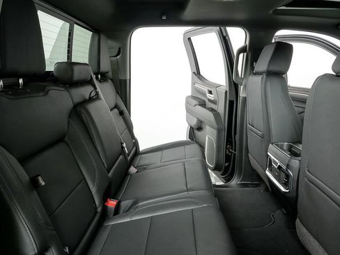 New 2026 GMC Sierra 1500 SLT w/ SLT Convenience Package image 22