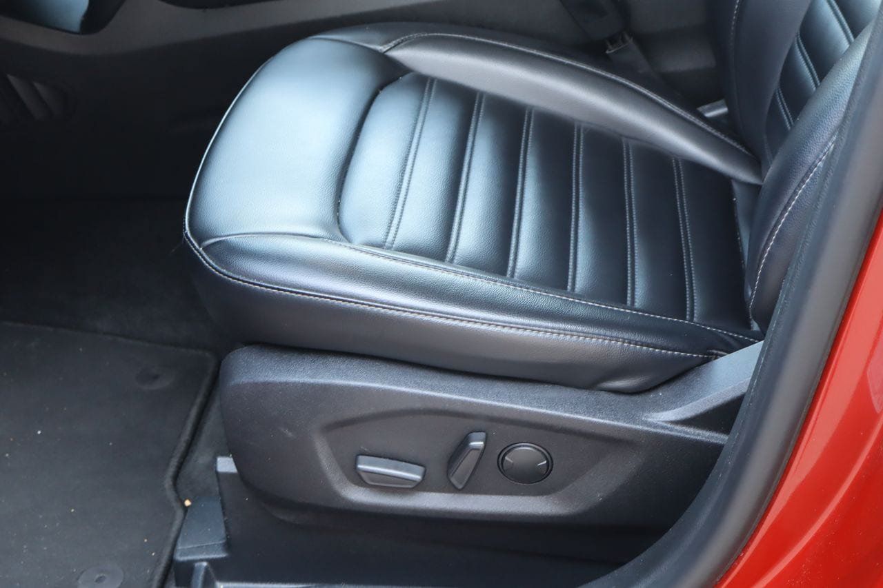 Used 2024 Ford Edge SEL AWD/4WD image 13