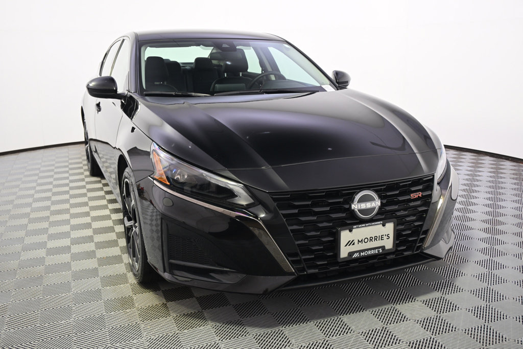 Used 2025 Nissan Altima 2.5 SR AWD/4WD image 9