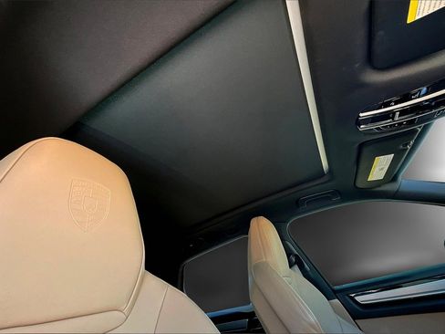 Used 2023 Porsche Cayenne Platinum Edition image 17