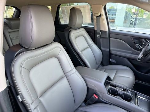New 2026 Lincoln Corsair Premiere FWD image 18