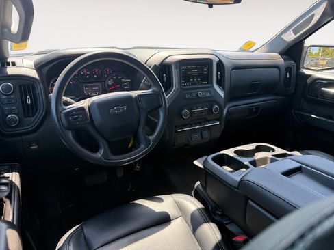 Used 2019 Chevrolet Silverado 1500 Custom Trail Boss w/ Custom Convenience Package AWD/4WD image 15