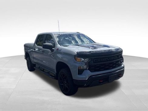 Used 2025 Chevrolet Silverado 1500 Custom Trail Boss w/ LPO, Dark Essentials Package AWD/4WD image 6