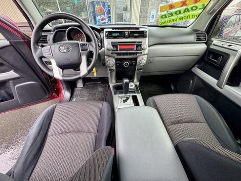Used 2013 Toyota 4Runner SR5 w/ Convenience Pkg image 10