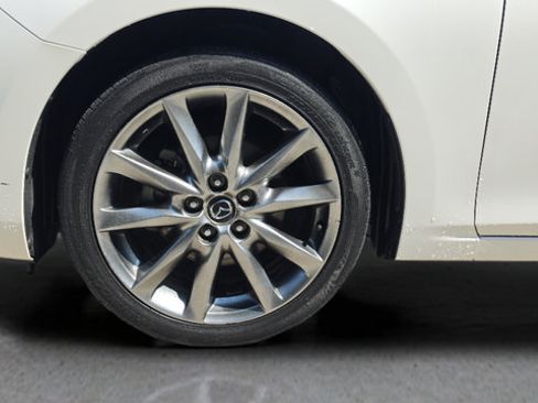 Used 2018 MAZDA MAZDA3 Touring FWD image 21