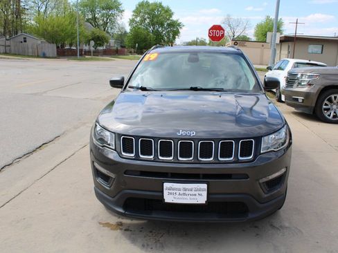 Used 2019 Jeep Compass Sport FWD image 3