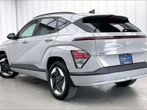 Certified 2024 Hyundai Kona SEL FWD image 11