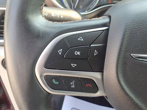 Used 2017 Chrysler Pacifica Touring-L w/ Tire & Wheel Group image 27