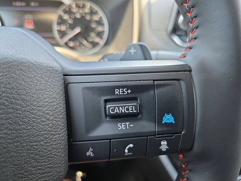 Used 2025 Nissan Rogue SV AWD/4WD image 18