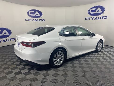 Used 2023 Toyota Camry LE image 3