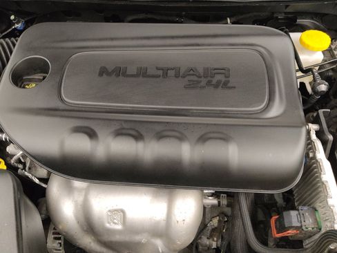 Used 2019 Jeep Cherokee Limited FWD image 30