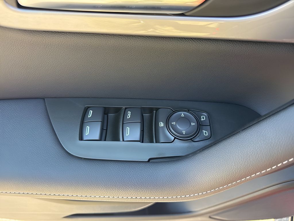 Used 2026 Chevrolet Blazer LT FWD image 28