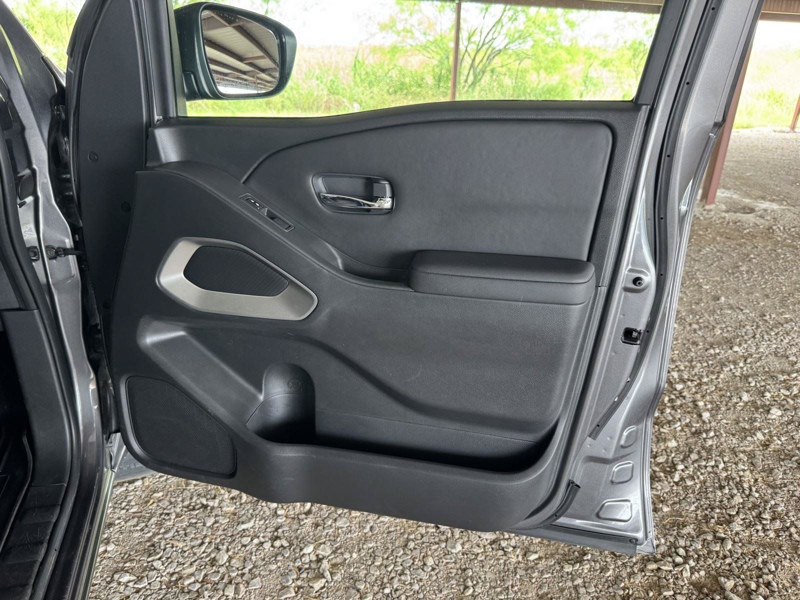 Used 2022 Nissan Frontier SV RWD image 38