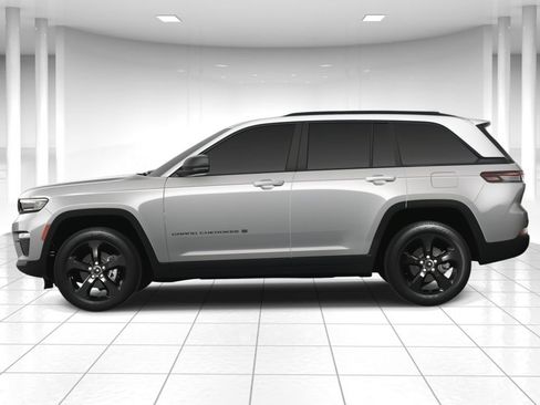New 2025 Jeep Grand Cherokee Limited w/ Black Appearance Package AWD/4WD image 3