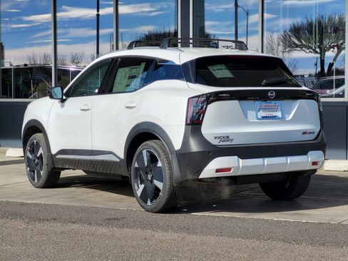 New 2026 Nissan Kicks SR w/ Illumination Package image 6