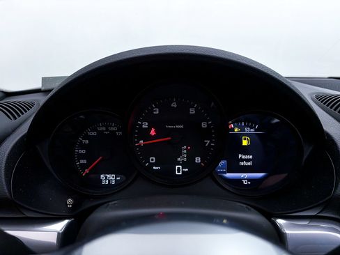 Used 2019 Porsche 718 Boxster RWD image 24