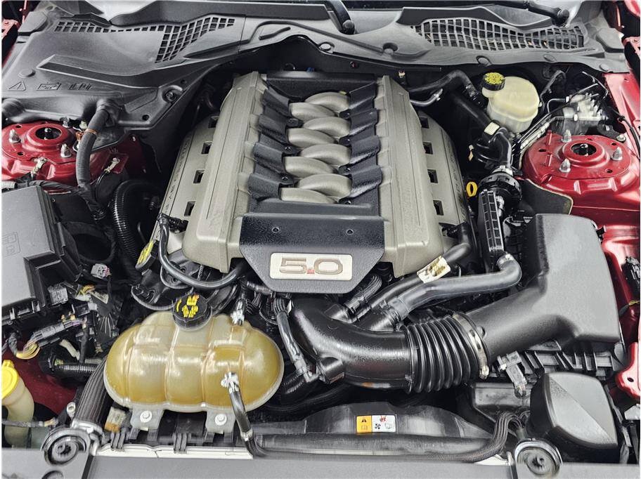 Used 2015 Ford Mustang GT Premium RWD image 18