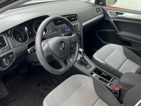 Used 2016 Volkswagen e-Golf SE w/ DC Fast Charging Package image 10