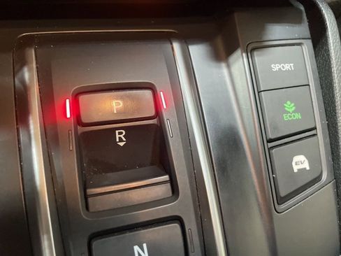 Used 2022 Honda CR-V Touring image 29