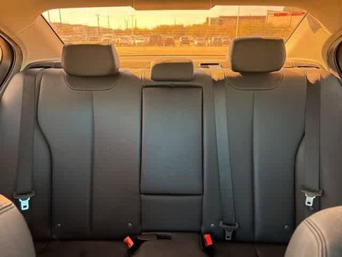 Used 2015 BMW 320i xDrive 320i xDrive image 17