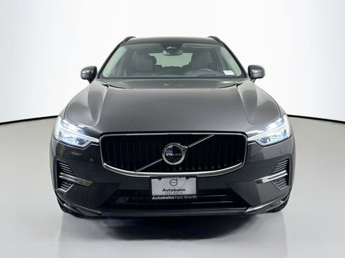Certified 2022 Volvo XC60 B5 Momentum w/ Advanced Package image 2