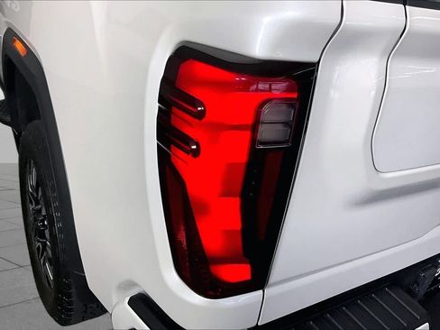 Used 2024 GMC Sierra 2500 Denali w/ Denali Reserve Package AWD/4WD image 28