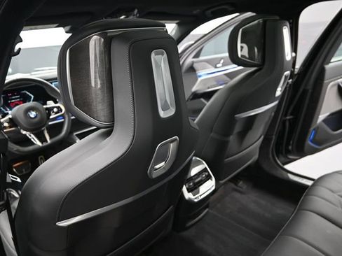 Used 2024 BMW 760i xDrive image 18