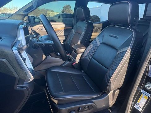 Used 2023 GMC Canyon Denali image 16