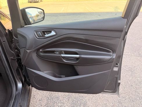 Used 2017 Ford C-MAX SE FWD image 37