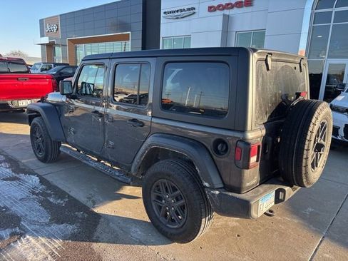Used 2024 Jeep Wrangler Sport S image 4