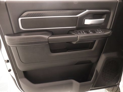 Used 2025 RAM 2500 Big Horn AWD/4WD image 15