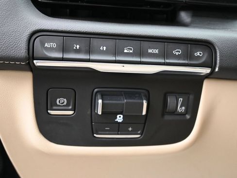 Used 2021 Cadillac Escalade Premium Luxury w/ Driver Assist Tech Package AWD/4WD image 20