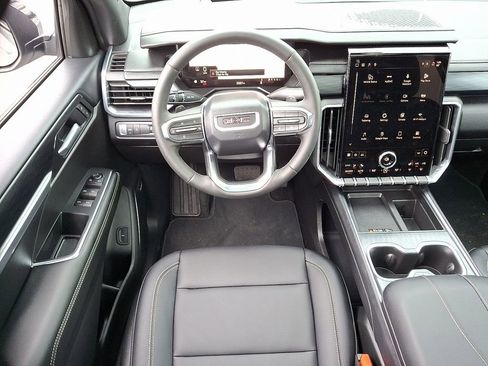 Used 2025 GMC Acadia Elevation w/ Elevation Premium Package image 13