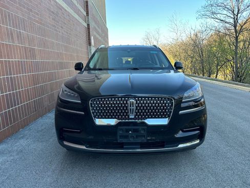 Used 2024 Lincoln Aviator AWD image 3