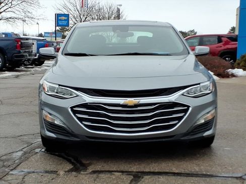 Used 2024 Chevrolet Malibu LT image 3