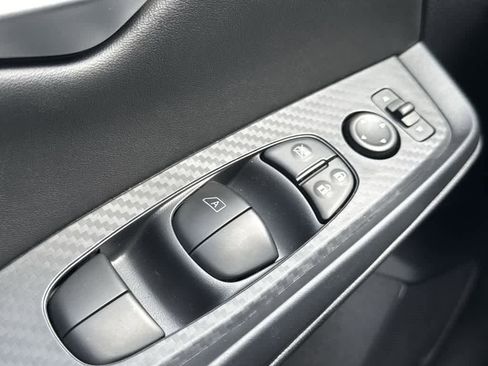 Used 2025 Nissan Sentra SV FWD image 17