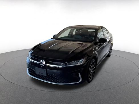 Used 2025 Volkswagen Jetta SE image 5