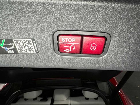 Certified 2025 Mercedes-Benz GLC 300 GLC 300 image 17