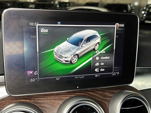 Certified 2019 Mercedes-Benz GLC 350e 4MATIC image 38