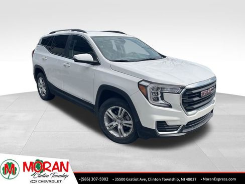 Certified 2023 GMC Terrain SLE w/ Driver Convenience Package image 2