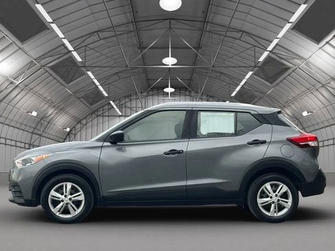 Used 2019 Nissan Kicks S FWD image 4