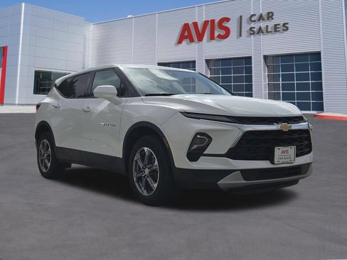 Used 2025 Chevrolet Blazer LT AWD/4WD image 3