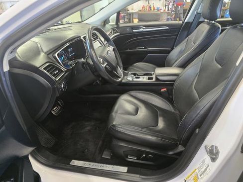 Used 2018 Ford Fusion Titanium AWD/4WD image 9