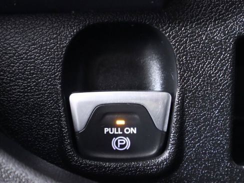 Used 2023 RAM ProMaster 2500 FWD image 11