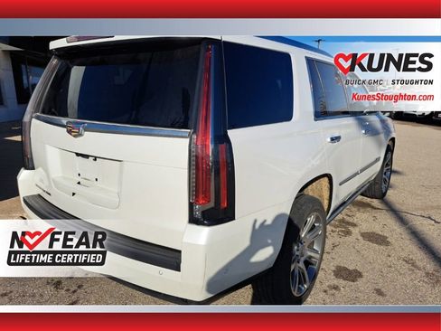 Used 2018 Cadillac Escalade Premium Luxury image 10