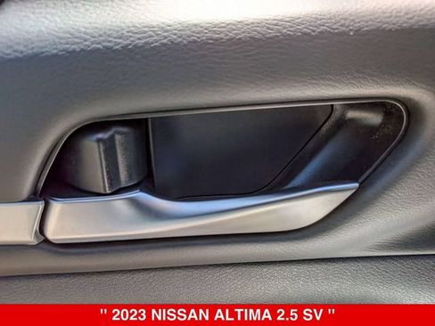 Used 2023 Nissan Altima 2.5 SV AWD/4WD image 12